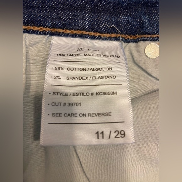 NWT Kancan Jeans Straight Fit High Waisted Medium Wash Distressed Jeans  Size 29 - Picture 8 of 8